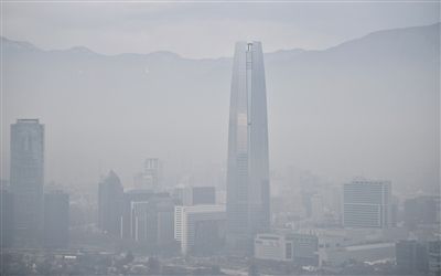 21日，智利首都圣地亞哥被霧霾籠罩。