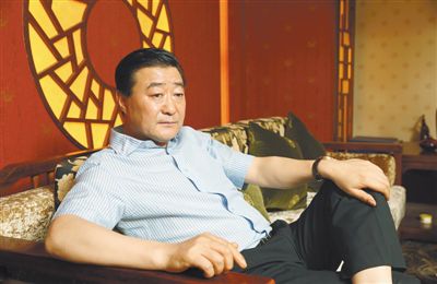 5月26日，張新明在北京接受新京報記者專訪時表示，在與華潤的合資公司中，他被“邊緣化”了，公司出現(xiàn)了