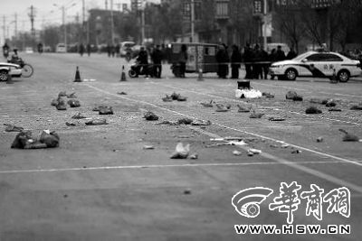 2014年1月6日，在蒲城縣迎賓路，警方在案發(fā)現(xiàn)場路面劃分了86個方格，提取現(xiàn)場遺留爆炸物品進(jìn)行取證