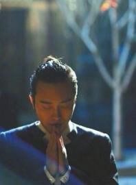 網(wǎng)傳李玉剛“出家”的照片。