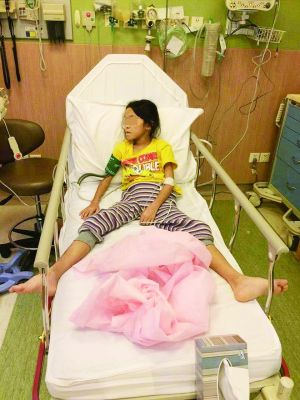 病危的8歲中國女孩菲比。