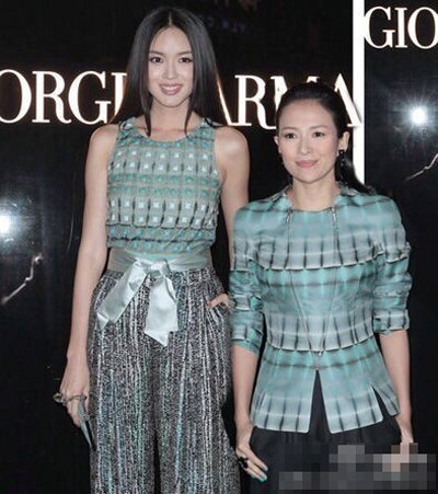 就算氣場絕對強大的貝嫂，跟張梓琳合影幾乎可以讓人忽視