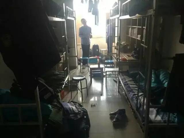 這個學校的男生宿舍火了！女同學都喊著要嫁