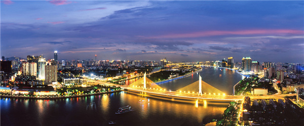 不要溫和地走進(jìn)那個良夜 因為夜太美！