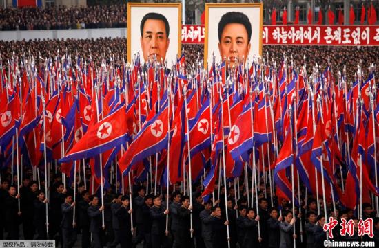 4月20日，包括軍人、公務(wù)員與平壤市民在內(nèi)的朝鮮各界民眾在金日成廣場集會，譴責(zé)并發(fā)誓要“消滅”韓國李