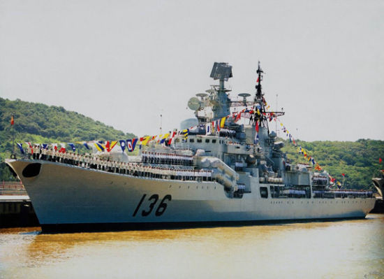 資料圖：東海艦隊的杭州號驅(qū)逐艦。