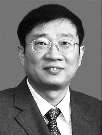 殲-15飛機(jī)研制現(xiàn)場(chǎng)總指揮羅陽，因突發(fā)急性心梗殉職，享年51歲