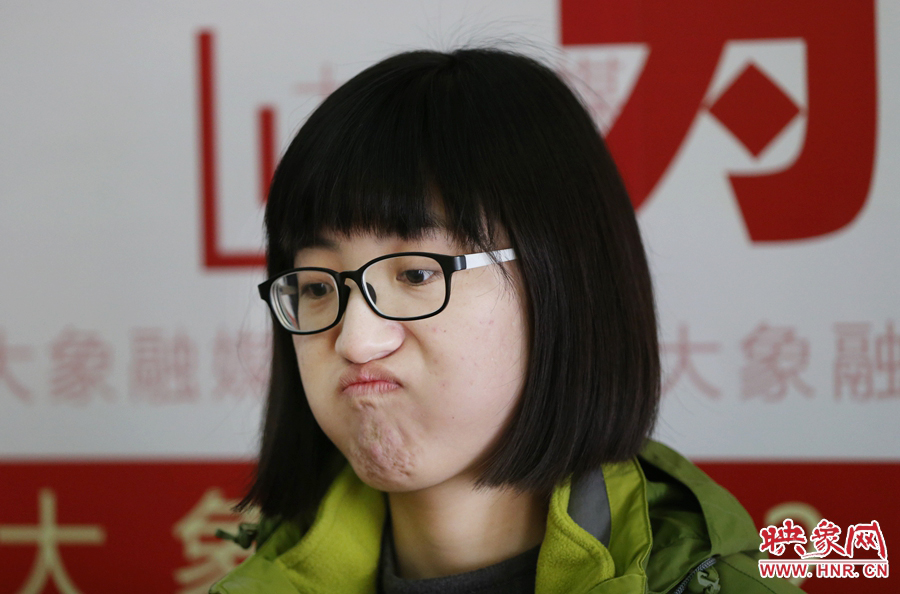 偶爾來個這樣的表情，算是放松緊張的心情吧！