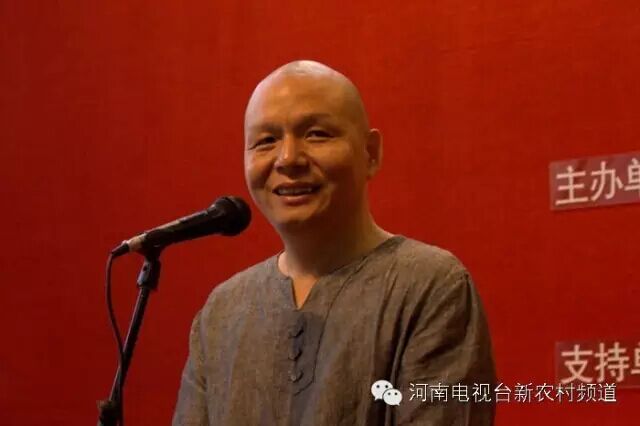 書畫家協(xié)會副主席，中國書畫家協(xié)會會員，河南省青年書法家，蘆荻