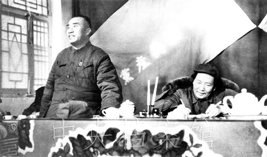 毛澤東、朱德在中共七屆二中全會上 圖片來自中央檔案館