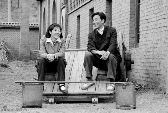 焦裕祿的妻子從縣委伙房借了小半桶水，焦裕祿說，這水是炊事員走四五里路擔(dān)來的，你這算剝削 《電視劇》焦