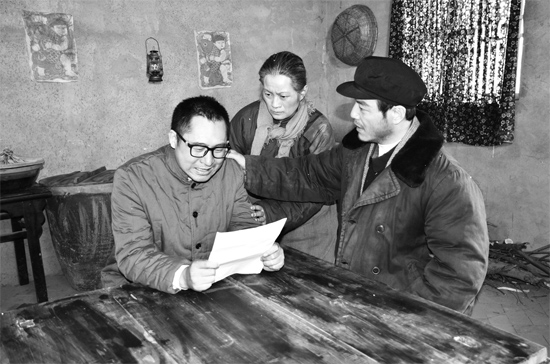 《焦裕祿》拍攝現(xiàn)場，演員穿著冬裝拍戲