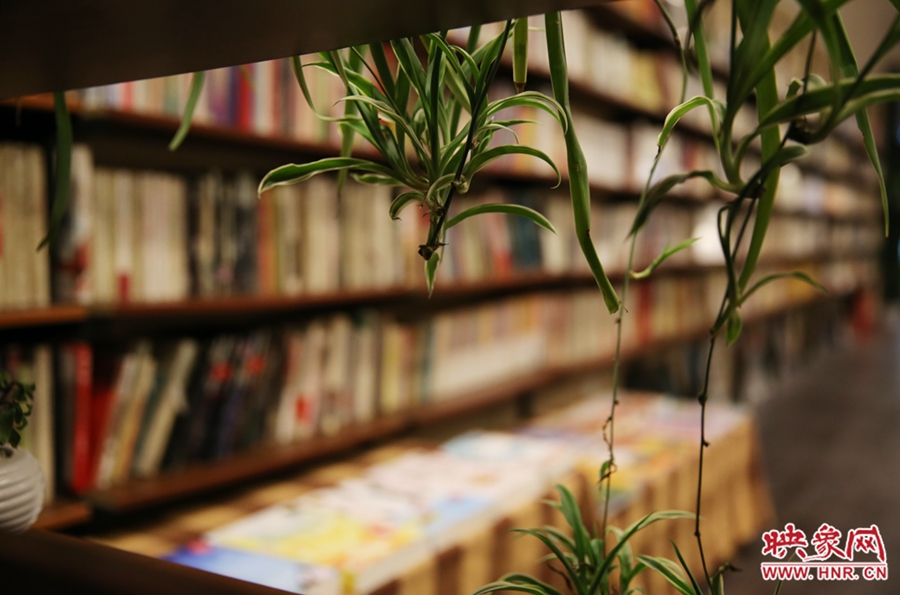 書店內(nèi)的裝飾。