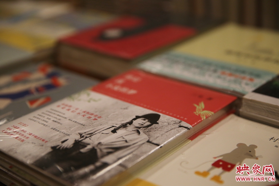 書店內(nèi)的書。