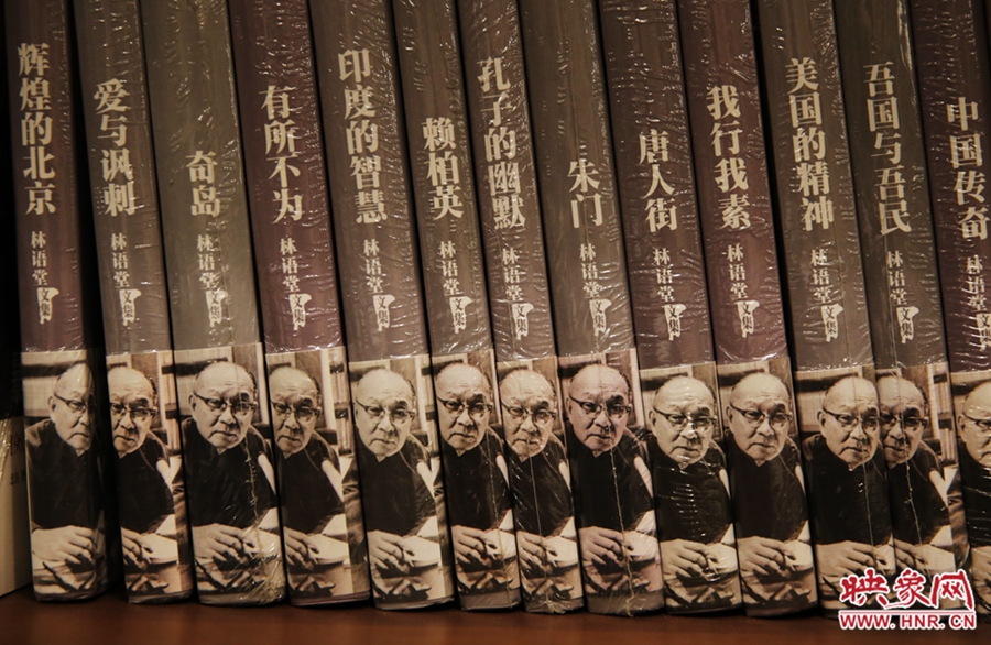 書店內(nèi)的書。