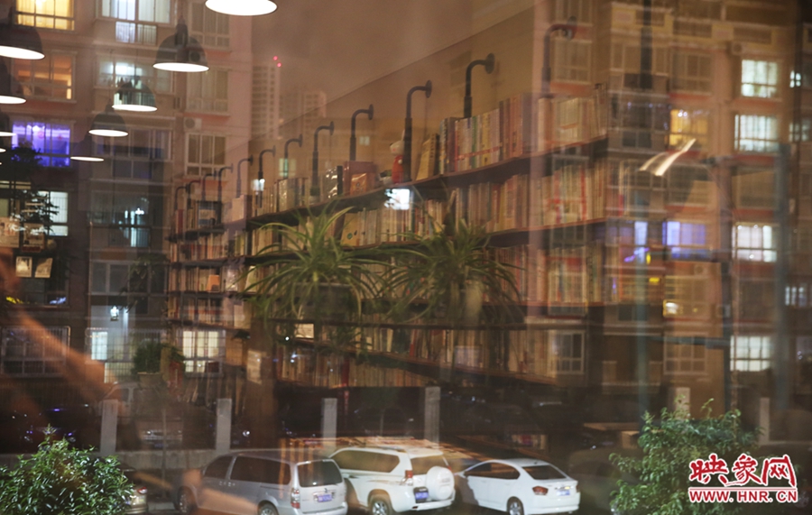 在城市的夜里，今后將有一扇屬于書的亮著的窗。