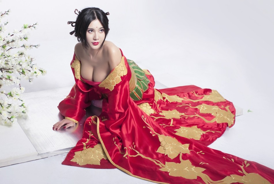 乳神穿越成貂蟬性感撩人 ?；ㄉ矸菔苜|(zhì)疑