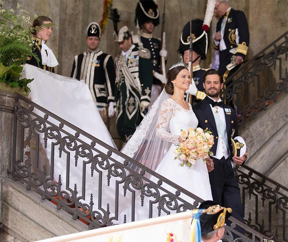 現(xiàn)實(shí)版“灰姑娘”！瑞典王子迎娶比基尼女模