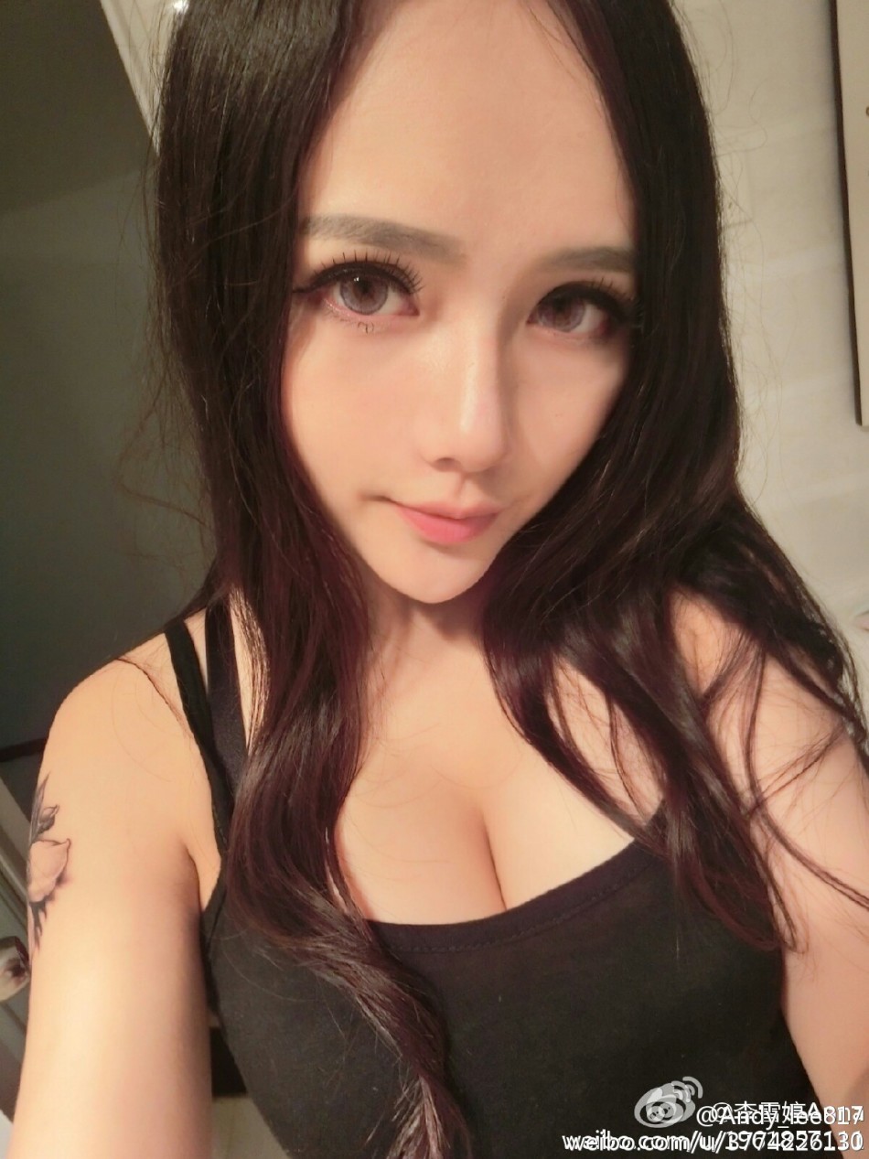 湖大21歲?；ㄇ巴购舐N無懼走光